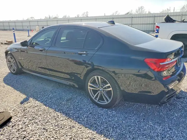 WBA7F2C5XKB240502 2019 BMW 7ER - Image 2