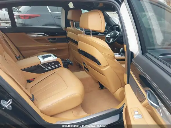 WBA7H6C54JG614413 2018 BMW 7ER - Image 8