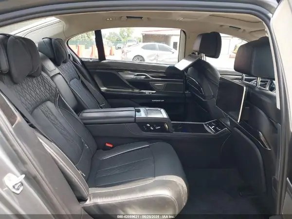WBA7H6C56JG614509 2018 BMW 7ER - Image 8
