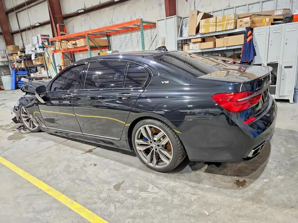 WBA7H6C58KG615193 2019 BMW 7ER - Image 2