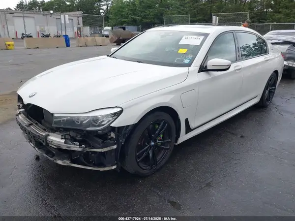 WBA7J2C30HG497919 2017 BMW 7ER - Image 2