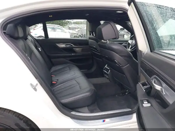 WBA7J2C30HG497919 2017 BMW 7ER - Image 8