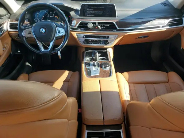 WBA7J2C32HG497761 2017 BMW 7ER - Image 8