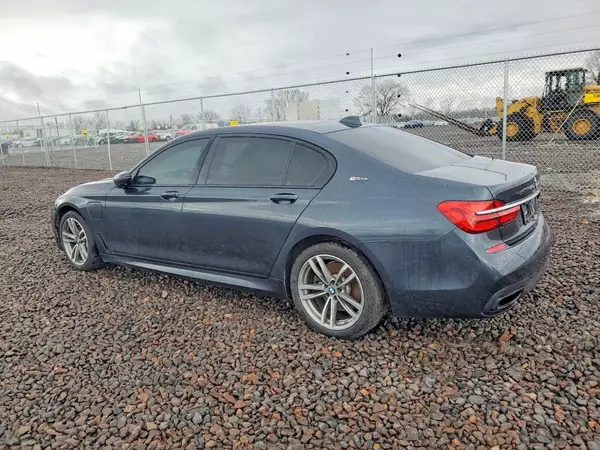 WBA7J2C33HG497851 2017 BMW 7ER - Image 2
