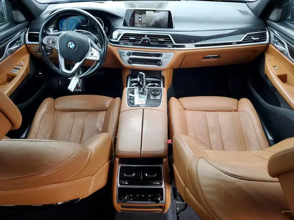 WBA7J2C33HG497851 2017 BMW 7ER - Image 8