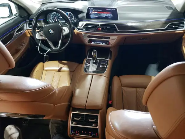 WBA7J2C38HG497960 2017 BMW 7ER - Image 8