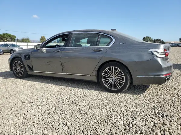 WBA7J2C39HG497806 2017 BMW 7ER - Image 2
