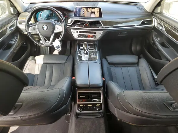 WBA7J2C39HG497806 2017 BMW 7ER - Image 8