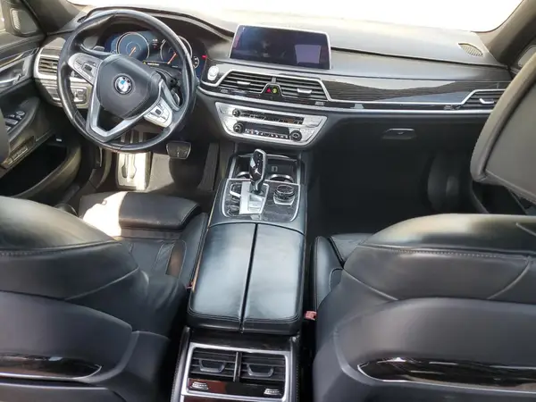 WBA7J2C39HG497904 2017 BMW 7ER - Image 8