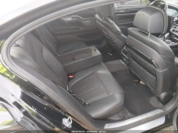 WBA7J2C50JB246337 2018 BMW 7ER - Image 8