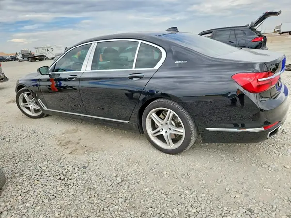 WBA7J2C52JG938408 2018 BMW 7ER - Image 2