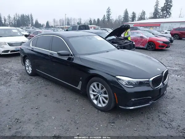 WBA7J2C54JG938166 2018 BMW 7ER - Image 1