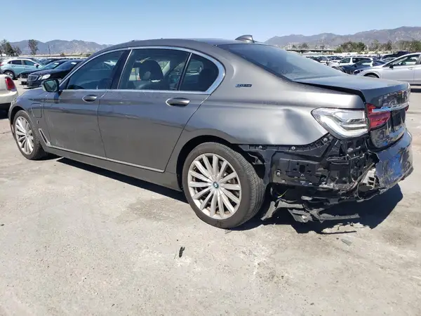 WBA7J2C55JG938385 2018 BMW 7ER - Image 2