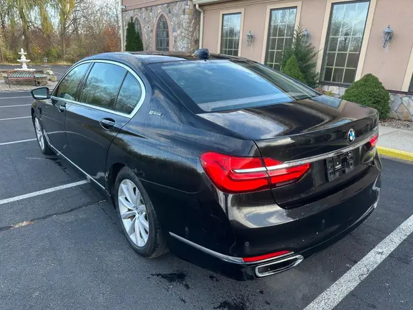 WBA7J2C56HG497568 2017 BMW 7ER - Image 2