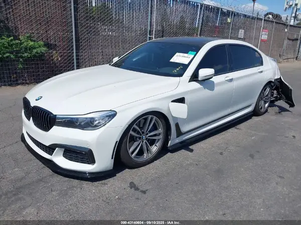 WBA7J2C59JB246241 2018 BMW 7ER - Image 2