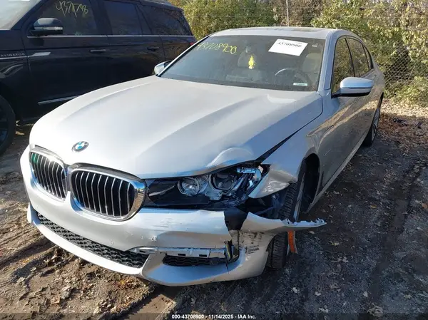 WBA7J2C5XJG938155 2018 BMW 7ER - Image 2