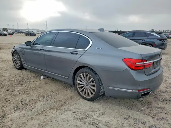 WBA7J2C5XJG938382 2018 BMW 7ER - Image 2