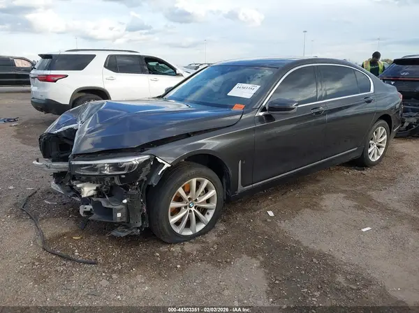 WBA7T2C00LGL17833 2020 BMW 7ER - Image 2