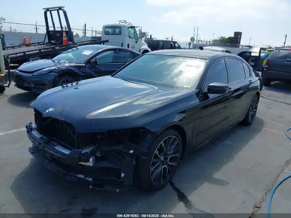 WBA7T2C00MCG01135 2021 BMW 7ER - Image 2