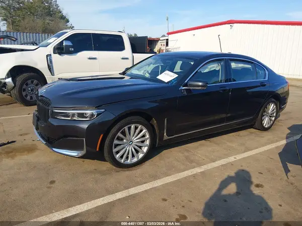 WBA7T2C01NCH85843 2022 BMW 7ER - Image 2