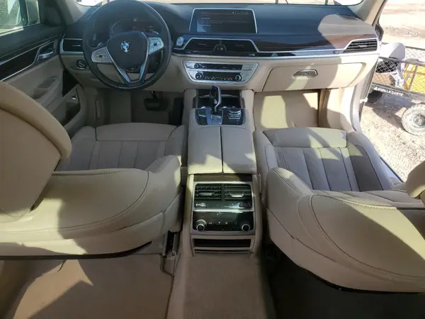 WBA7T2C02MCF77517 2021 BMW 7ER - Image 8