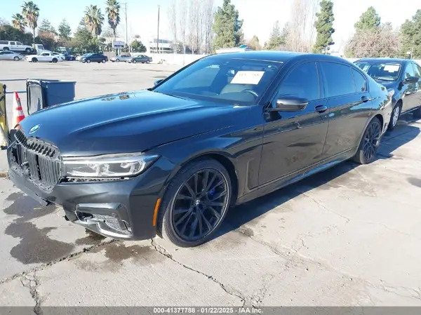 WBA7T2C02NCJ33925 2022 BMW 7ER - Image 2