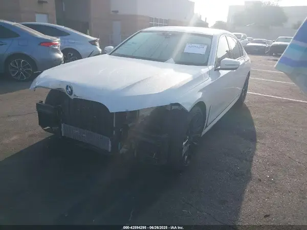WBA7T2C03MCE56494 2021 BMW 7ER - Image 2