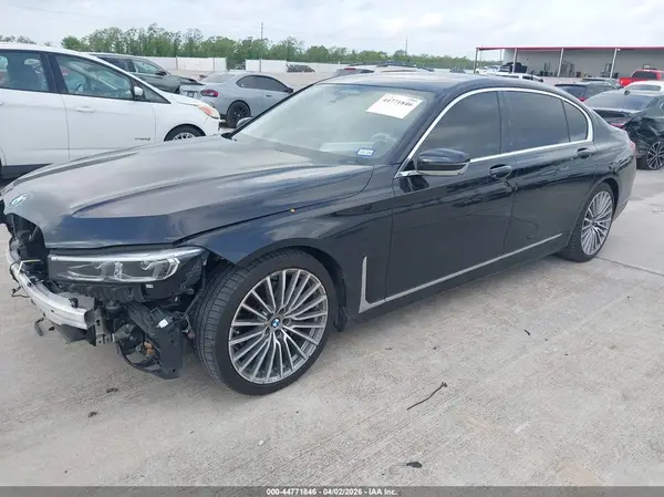 WBA7T2C03MCG03803 2021 BMW 7ER - Image 2
