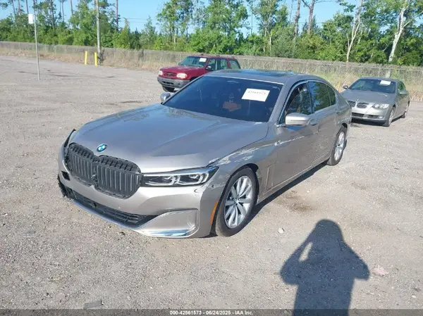 WBA7T2C05NCH19232 2022 BMW 7ER - Image 2