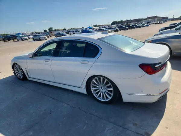 WBA7T2C07LCE43469 2020 BMW 7ER - Image 2