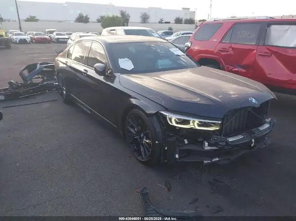 WBA7T2C07MCF72720 2021 BMW 7ER - Image 1