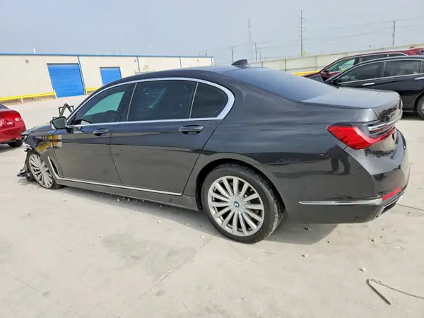 WBA7T2C07NCH07471 2022 BMW 7ER - Image 2