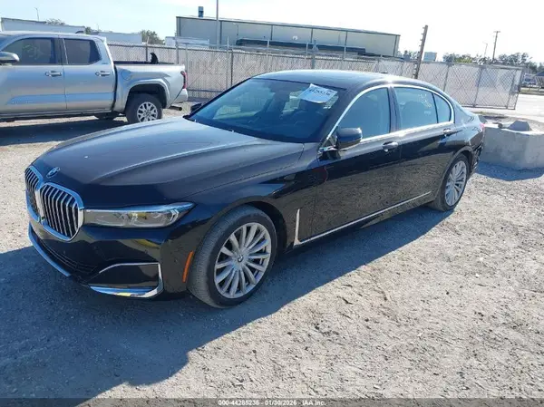 WBA7T2C07NCH74247 2022 BMW 7ER - Image 2