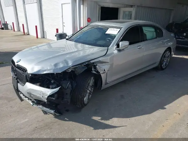 WBA7T2C08LCD09618 2020 BMW 7ER - Image 2
