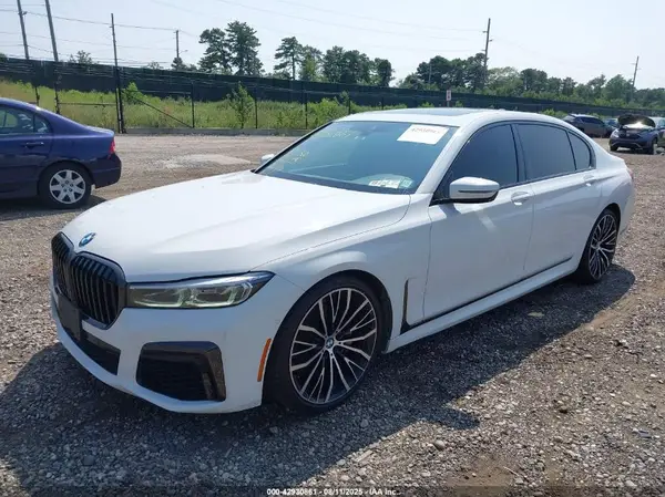 WBA7T2C0XLGL17418 2020 BMW 7ER - Image 2