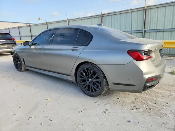 WBA7U2C03NCJ48155 2022 BMW 7ER - Image 2