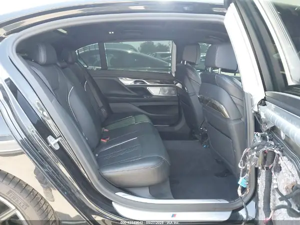 WBA7U2C04MCG45569 2021 BMW 7ER - Image 8