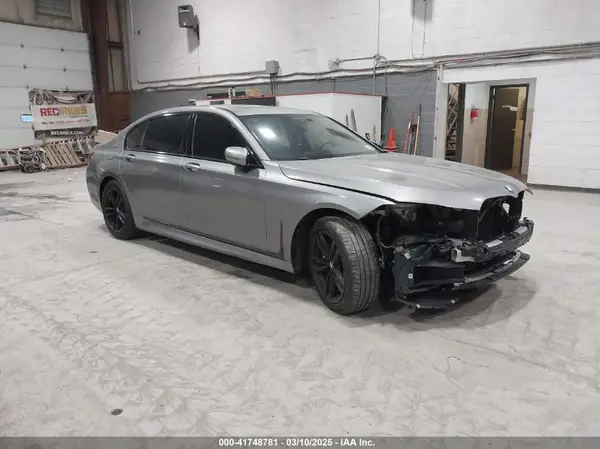 WBA7U2C06LBX84829 2020 BMW 7ER - Image 1