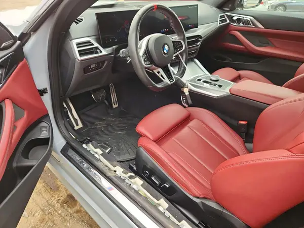 WBA83DA08SCS29878 2025 BMW M4 - Image 8