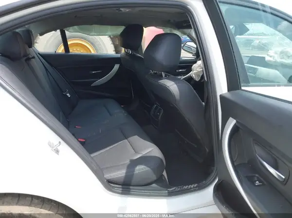 WBA8A3C30HA066980 2017 BMW 3ER - Image 8