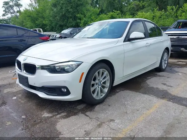 WBA8A3C31HK692371 2017 BMW 3ER - Image 2
