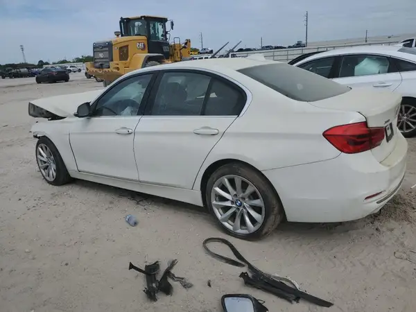WBA8A3C31HK693097 2017 BMW 3ER - Image 2