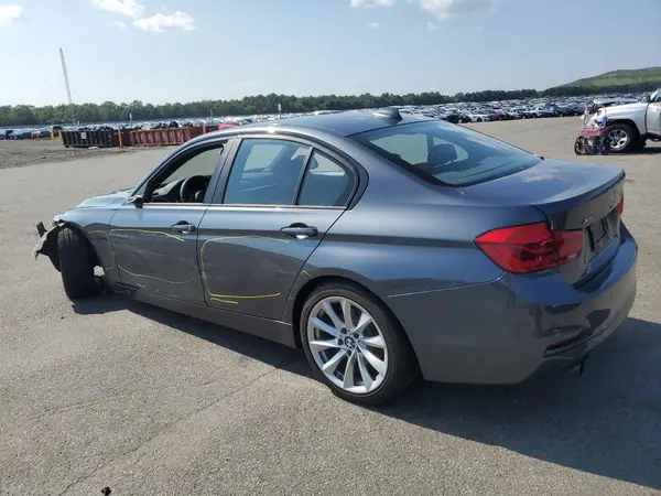 WBA8A3C32HK692959 2017 BMW 3ER - Image 2