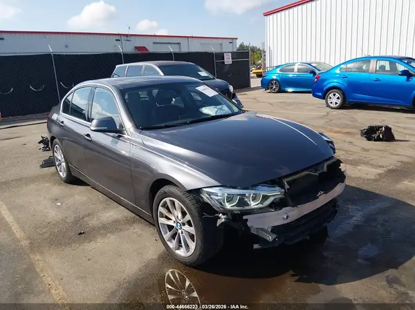 WBA8A3C32HK693187 2017 BMW 3ER - Image 1