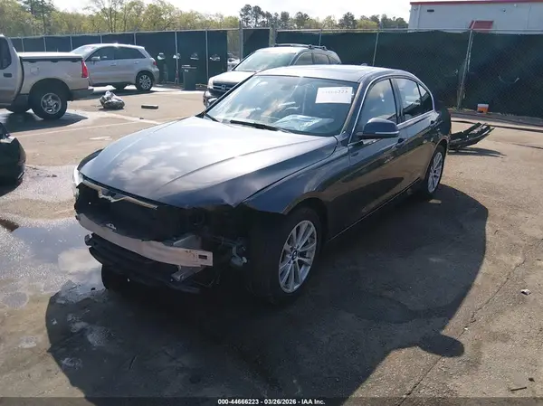 WBA8A3C32HK693187 2017 BMW 3ER - Image 2