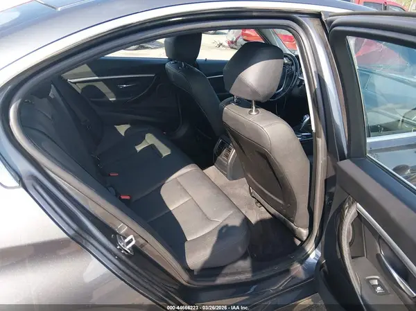 WBA8A3C32HK693187 2017 BMW 3ER - Image 8