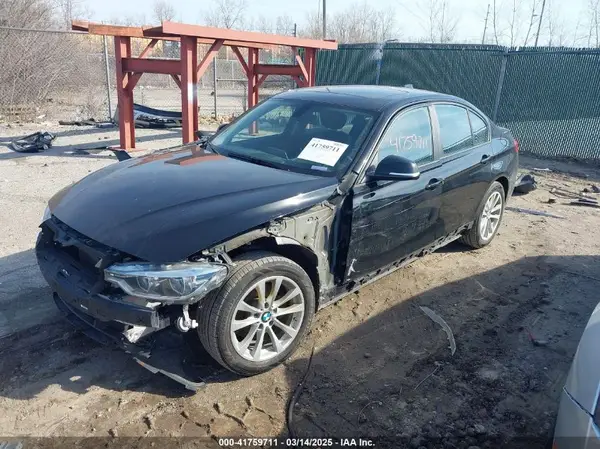 WBA8A3C33HK692193 2017 BMW 3ER - Image 2