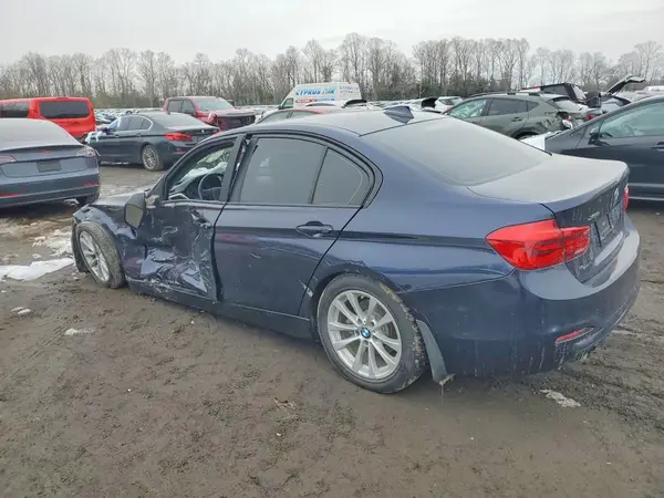 WBA8A3C34HA067002 2017 BMW 3ER - Image 2