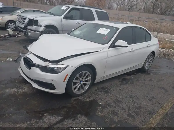 WBA8A3C36HK692236 2017 BMW 3ER - Image 2