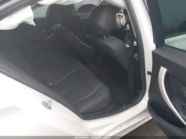 WBA8A3C36HK692236 2017 BMW 3ER - Image 8